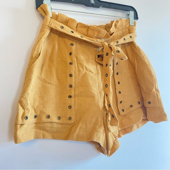 Moon River Tan‎ High Waist Shorts - Picture 2 of 4